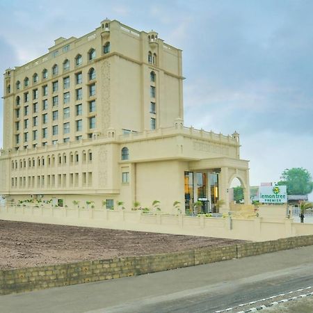 Hotel Lemon Tree Premier, Dwarka Exterior foto