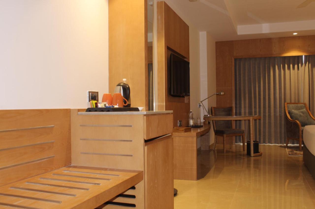 Hotel Lemon Tree Premier, Dwarka Exterior foto
