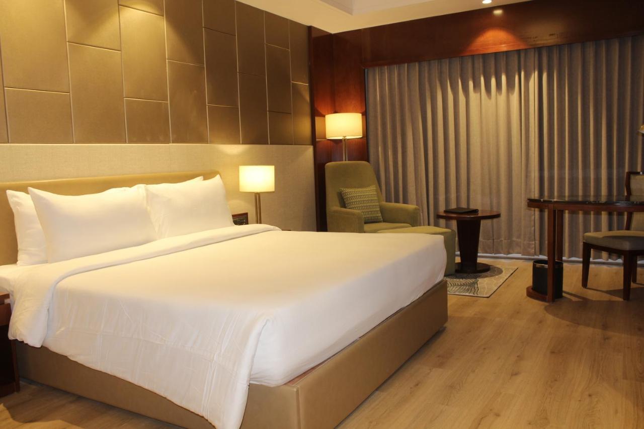 Hotel Lemon Tree Premier, Dwarka Exterior foto