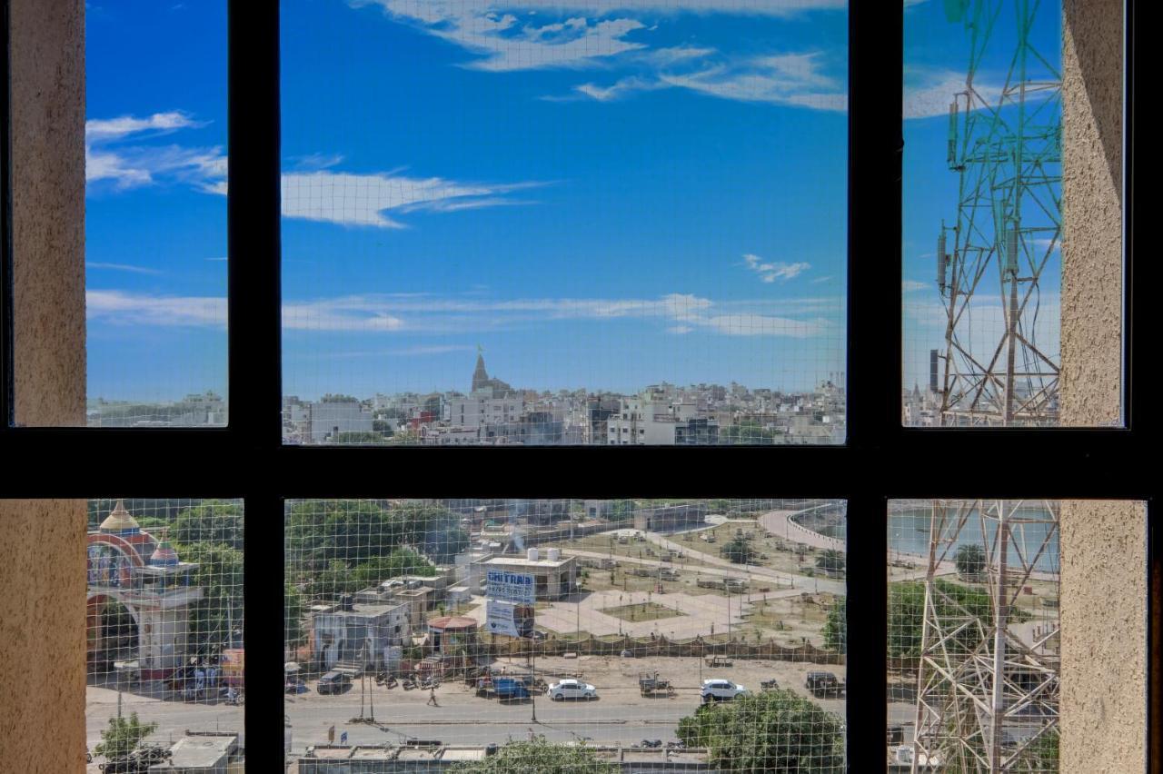 Hotel Lemon Tree Premier, Dwarka Exterior foto