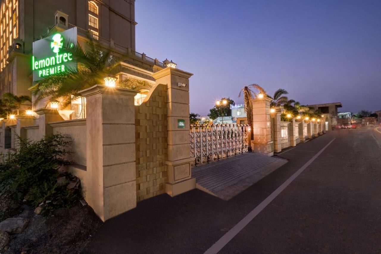 Hotel Lemon Tree Premier, Dwarka Exterior foto