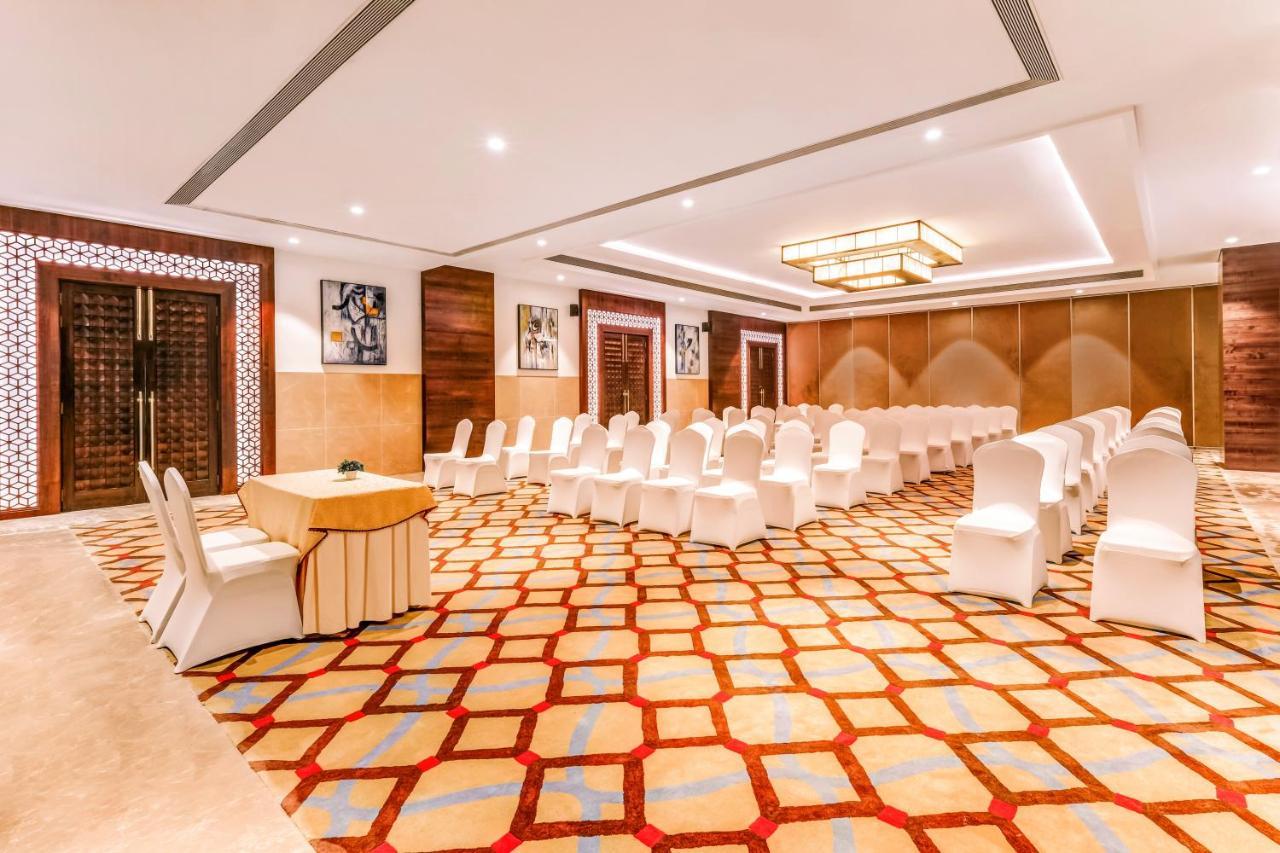 Hotel Lemon Tree Premier, Dwarka Exterior foto